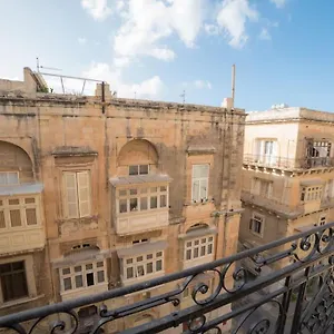 https://ht3-quirky-apartment-with-roof-terrace.qawrahotelsmalta.org
