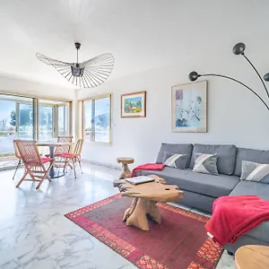 https://magnifique-2-pices-vue-mer-parking-proche-plage.fr-provencehotel.com